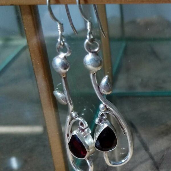 boucles d'oreilles volutes rouges